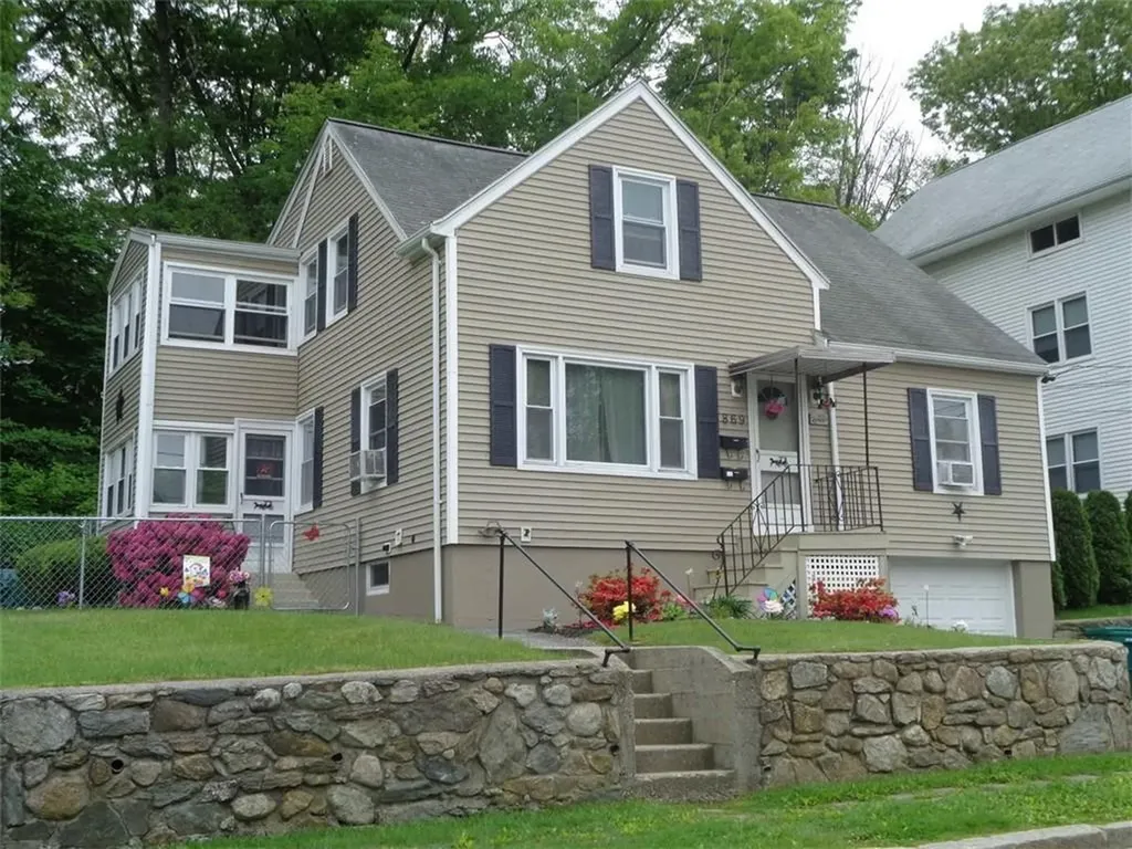 869 Bernon Street Woonsocket RI 02895