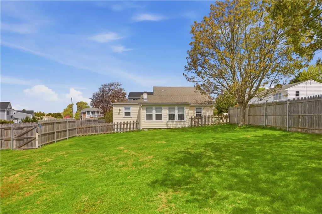 2 Stimpson Street Middletown RI 02842