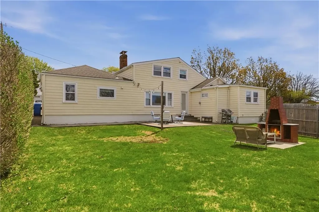 2 Stimpson Street Middletown RI 02842