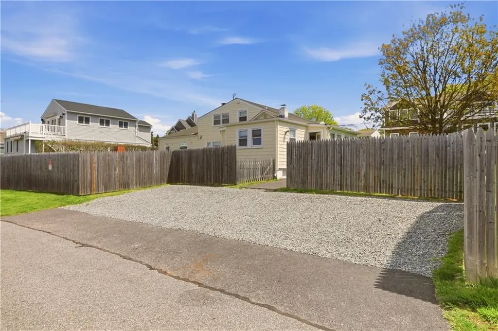 2 Stimpson Street Middletown RI 02842