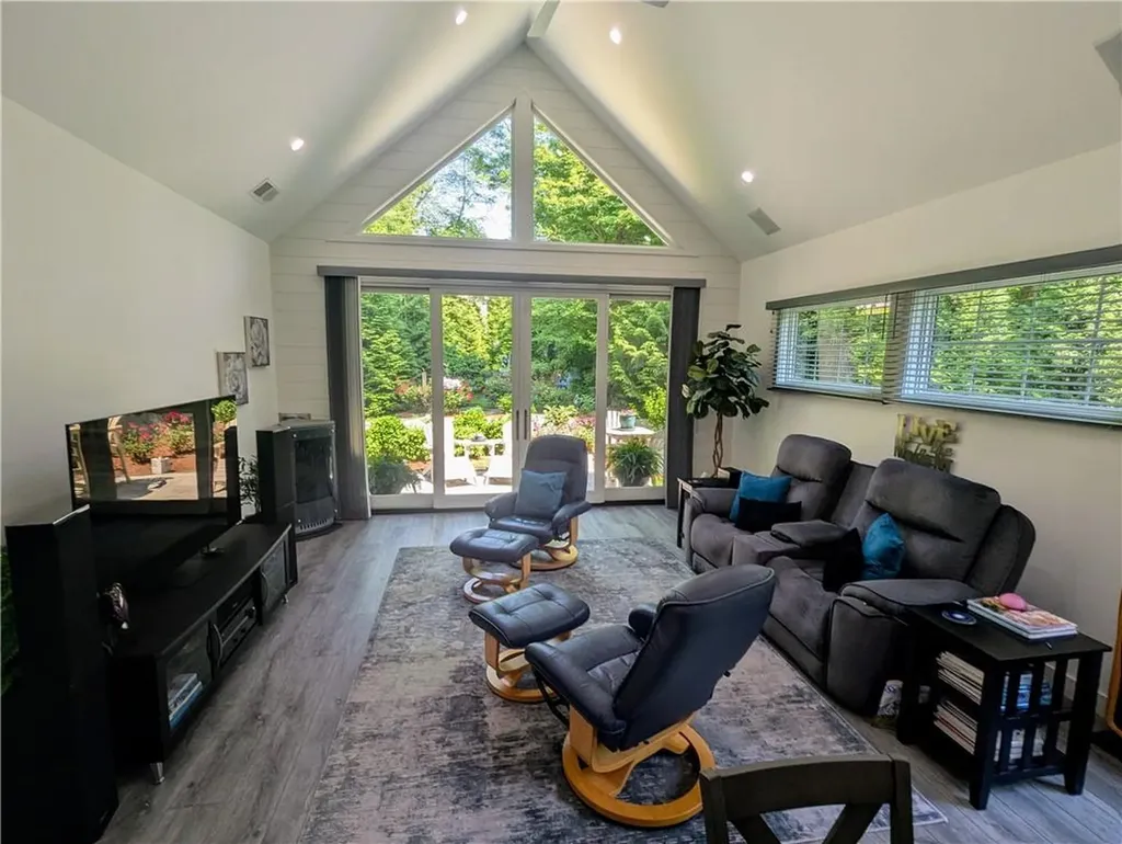 17 Red Feather Trail N South Kingstown RI 02879