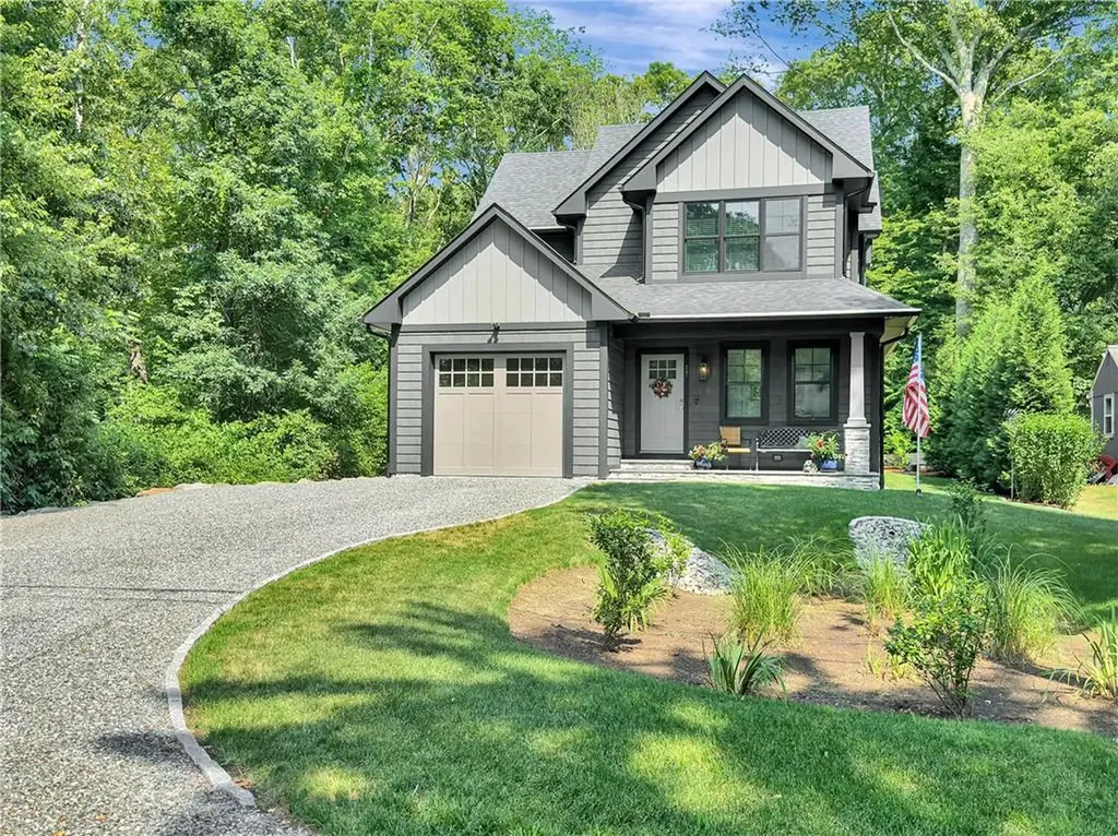 17 Red Feather Trail N South Kingstown RI 02879