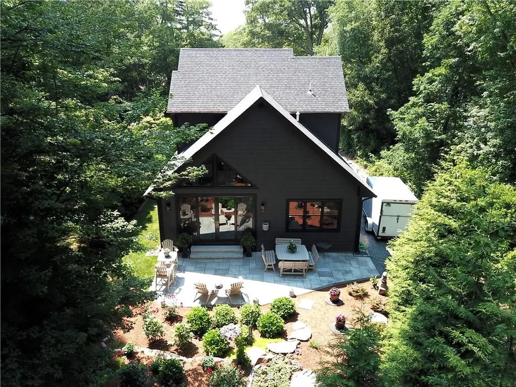 17 Red Feather Trail N South Kingstown RI 02879
