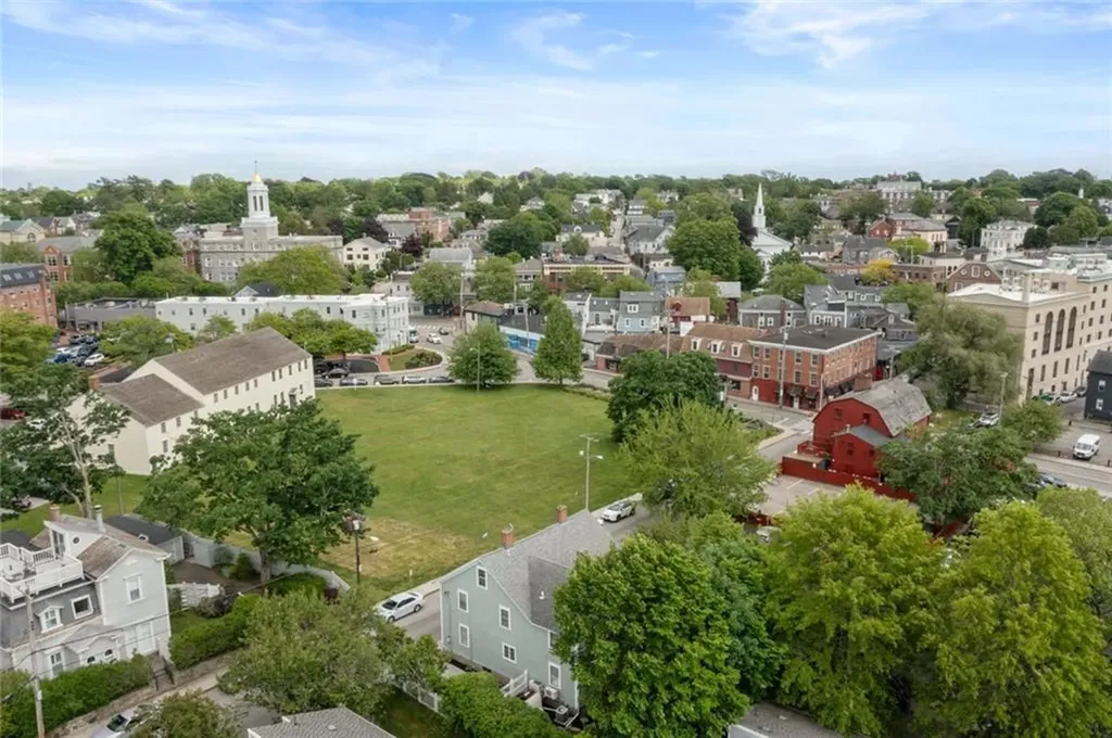 22 Farewell Street Newport RI 02840
