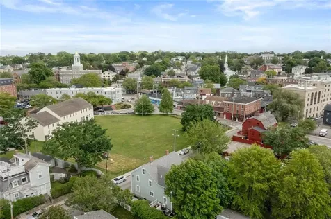 22 Farewell Street Newport RI 02840