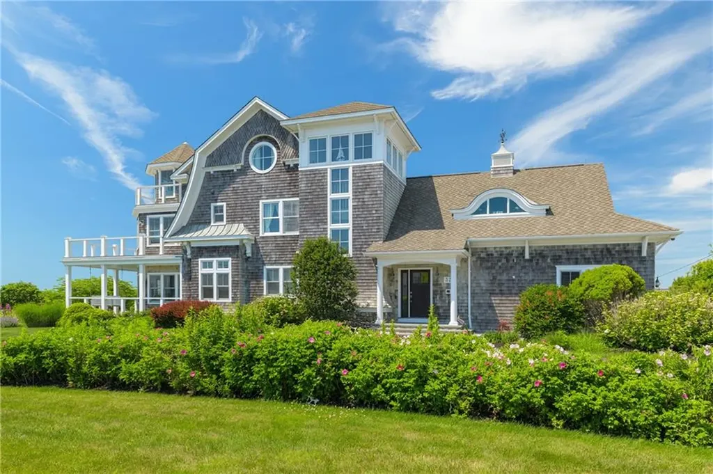 37 Coast Guard Avenue South Kingstown RI 02879