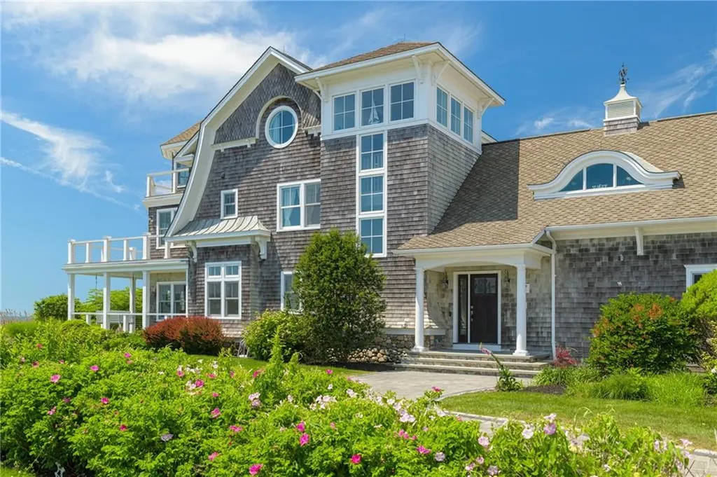 37 Coast Guard Avenue South Kingstown RI 02879