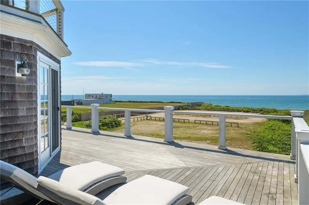 37 Coast Guard Avenue South Kingstown RI 02879