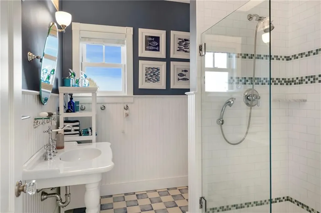 37 Coast Guard Avenue South Kingstown RI 02879