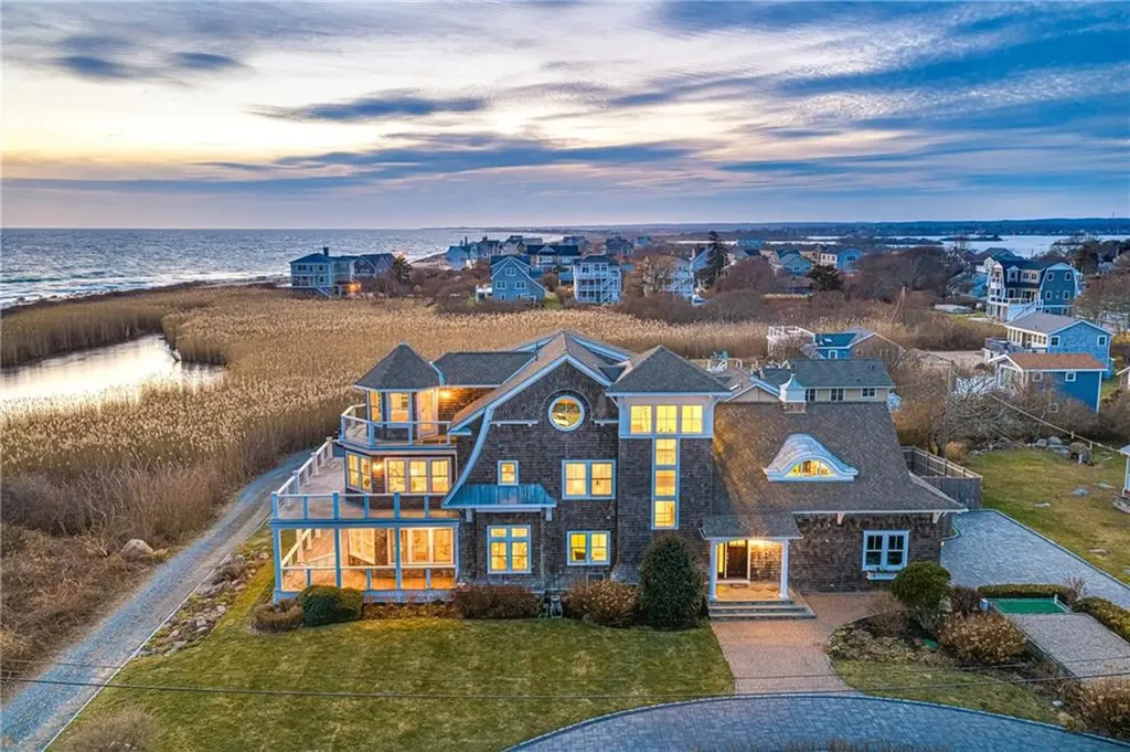 37 Coast Guard Avenue South Kingstown RI 02879