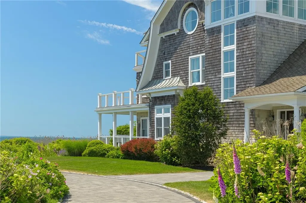 37 Coast Guard Avenue South Kingstown RI 02879