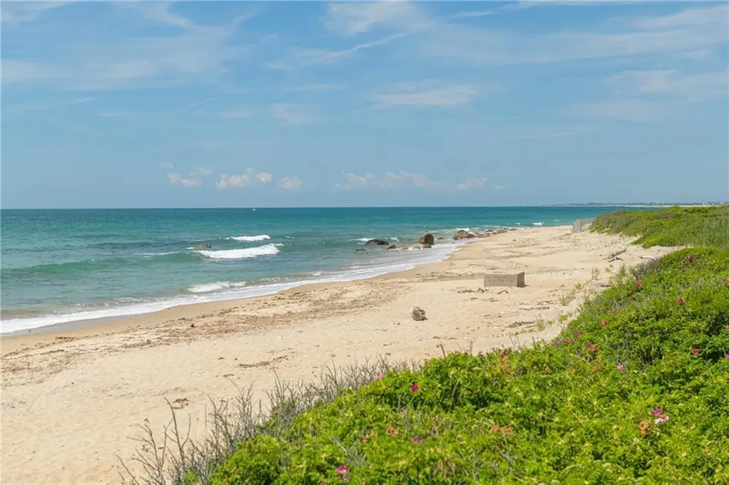37 Coast Guard Avenue South Kingstown RI 02879