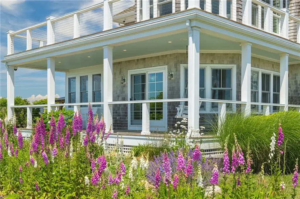 37 Coast Guard Avenue South Kingstown RI 02879