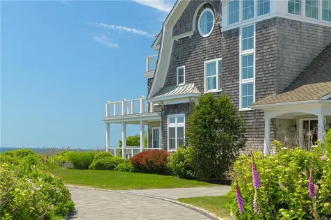 37 Coast Guard Avenue South Kingstown RI 02879