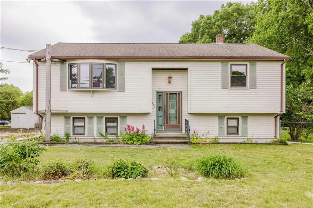333 Hancock Street Tiverton RI 02878