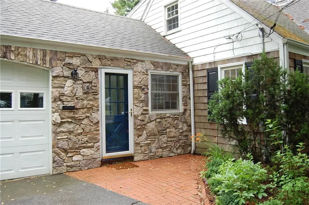 26 Black Creek Lane Warwick RI 02888