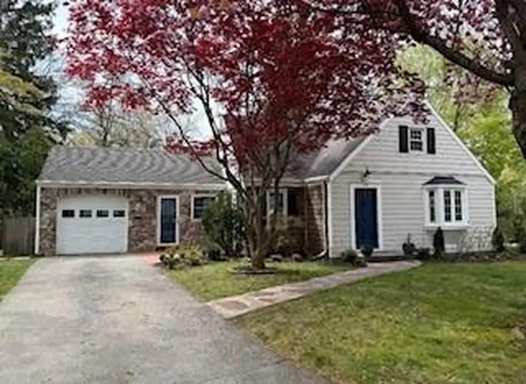 26 Black Creek Lane Warwick RI 02888