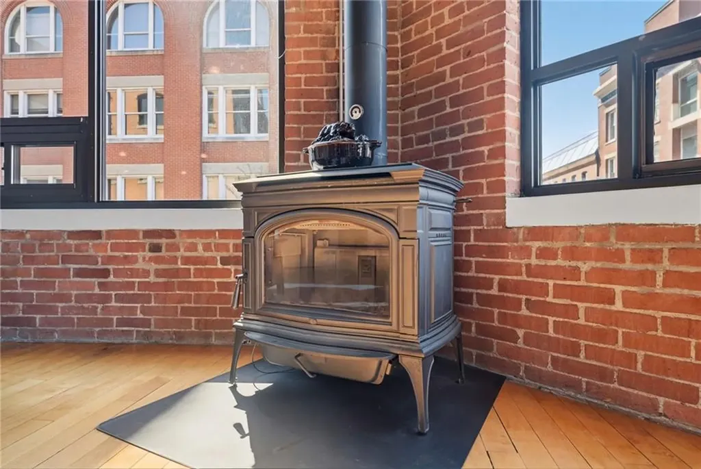82 Orange Street Providence RI 02903