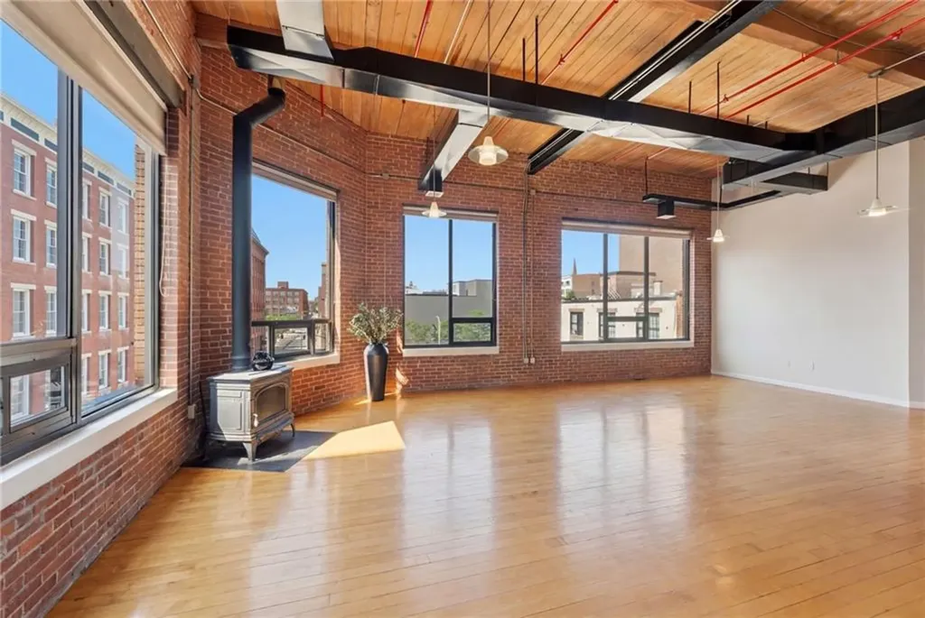 82 Orange Street Providence RI 02903