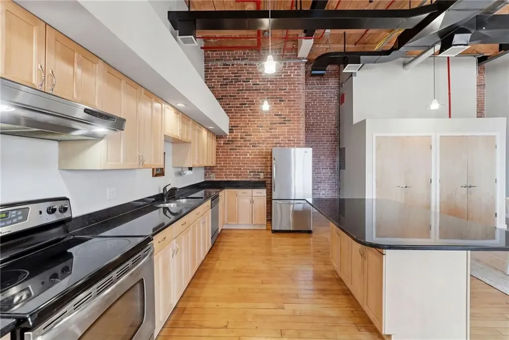 82 Orange Street Providence RI 02903