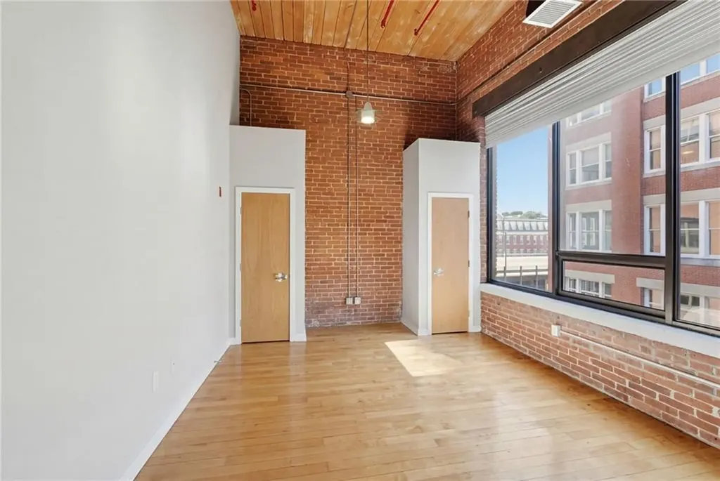 82 Orange Street Providence RI 02903