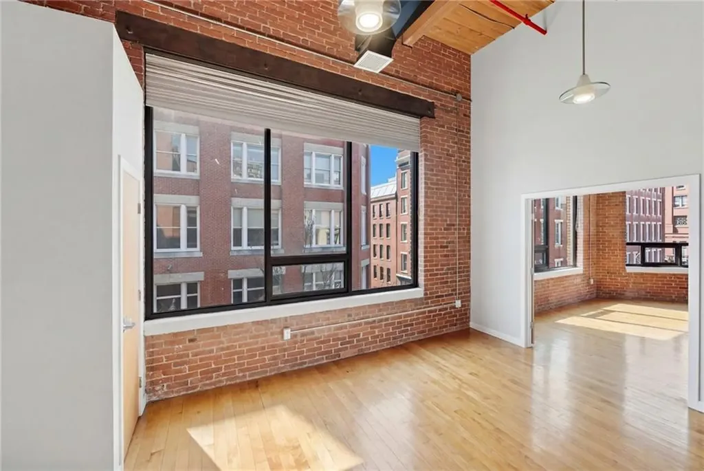 82 Orange Street Providence RI 02903