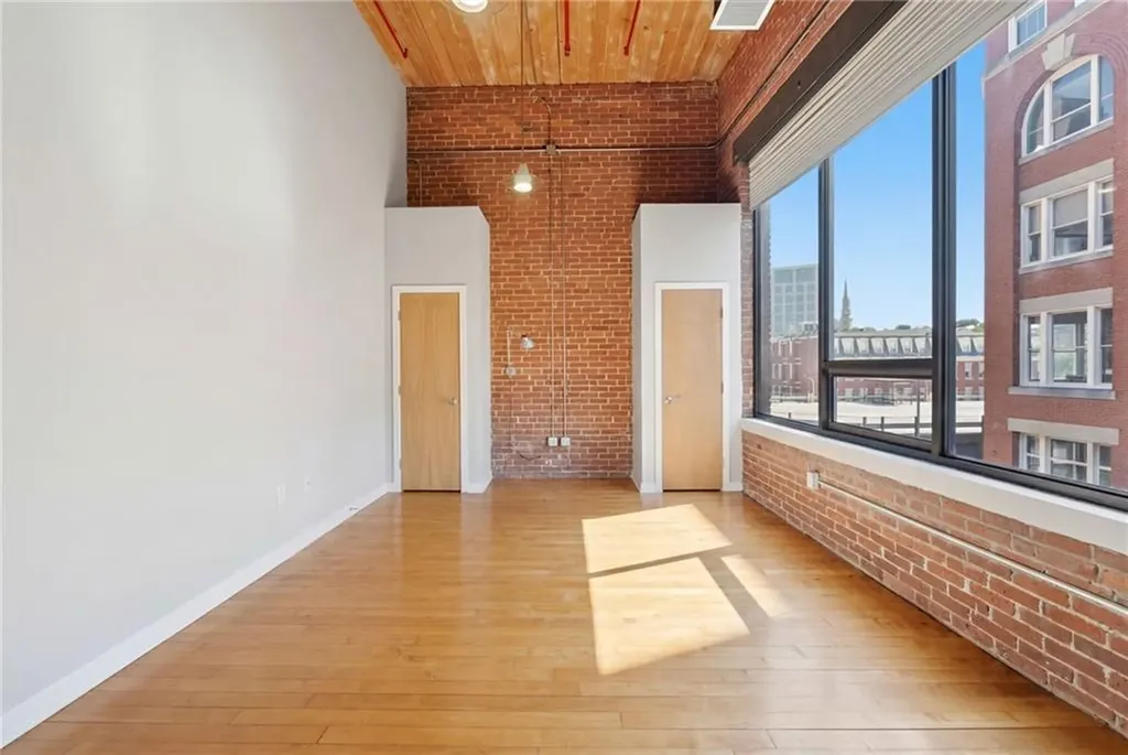 82 Orange Street Providence RI 02903