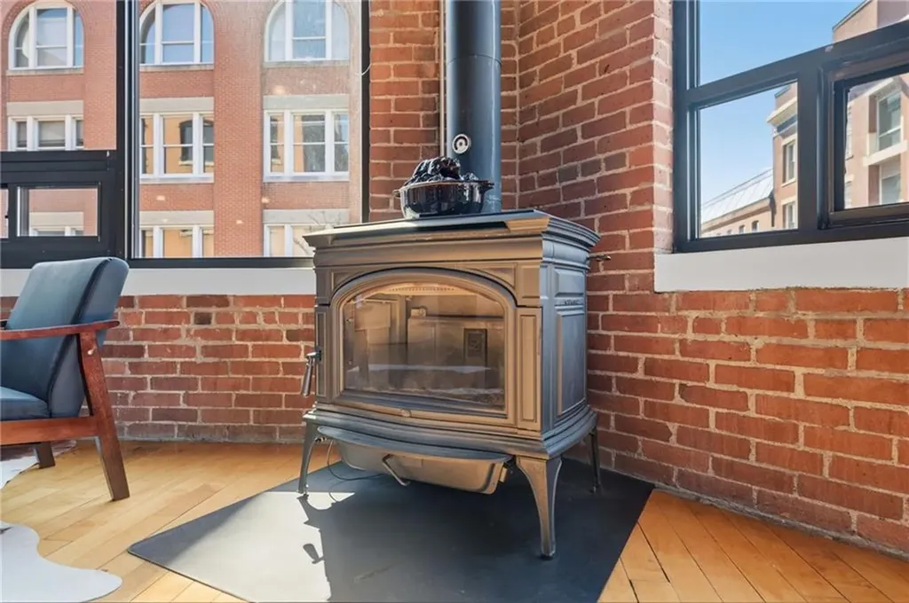 82 Orange Street Providence RI 02903