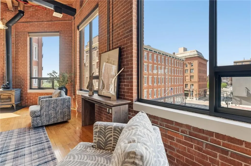 82 Orange Street Providence RI 02903