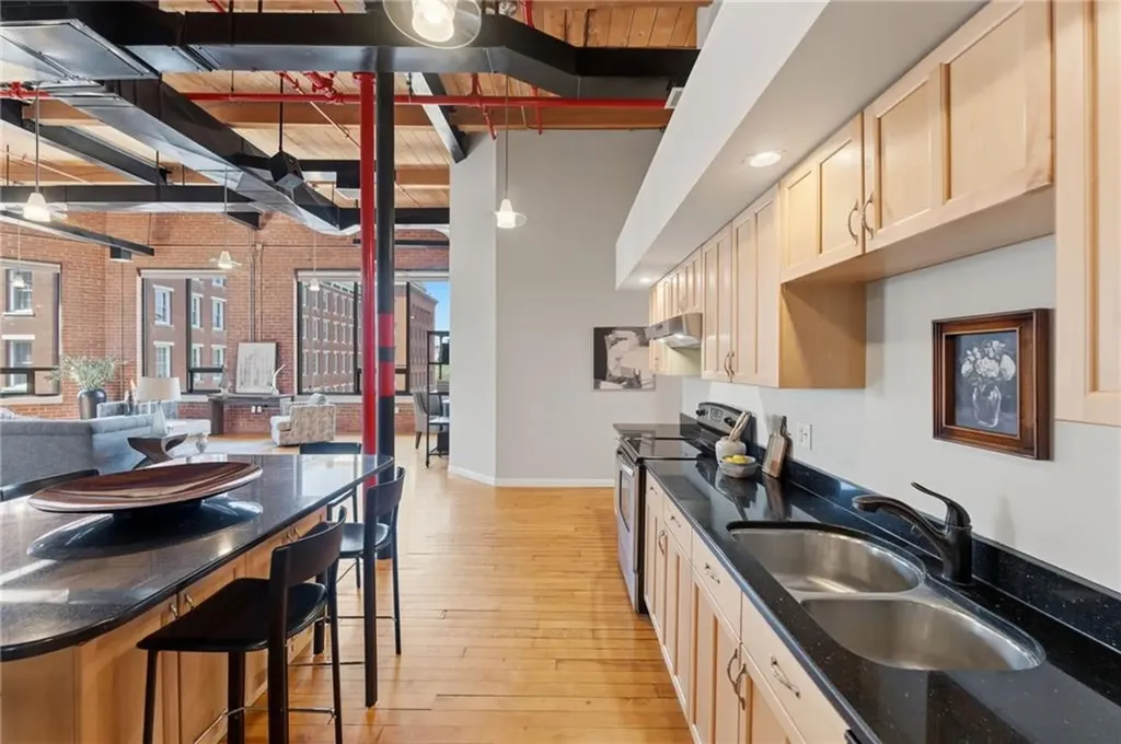 82 Orange Street Providence RI 02903
