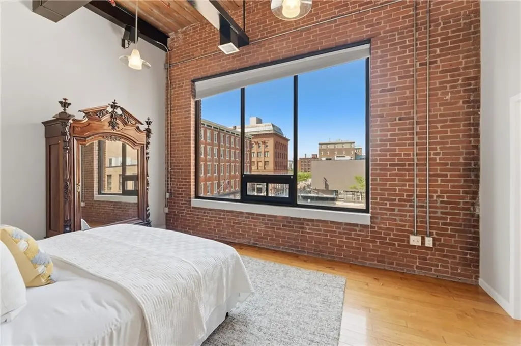 82 Orange Street Providence RI 02903