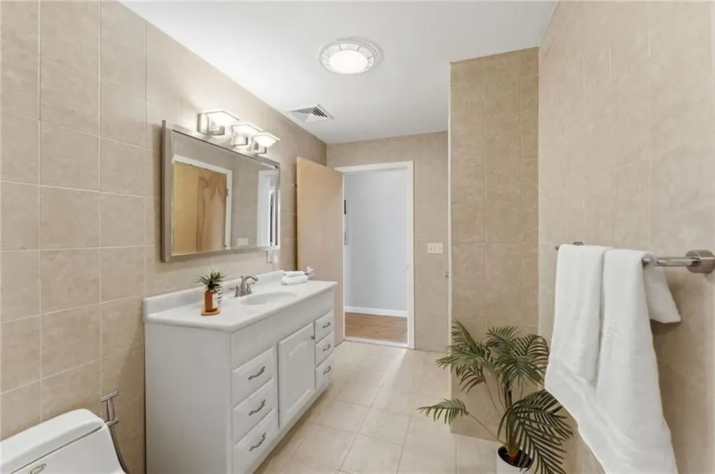 82 Orange Street Providence RI 02903