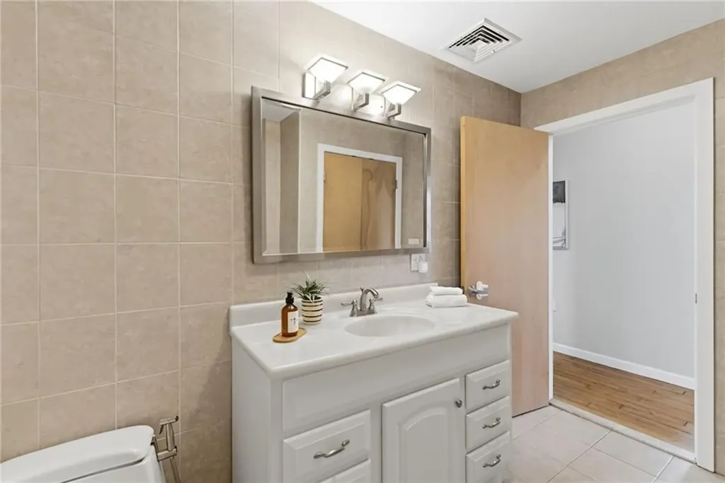 82 Orange Street Providence RI 02903
