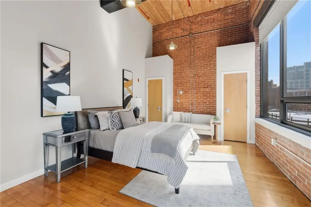 82 Orange Street Providence RI 02903