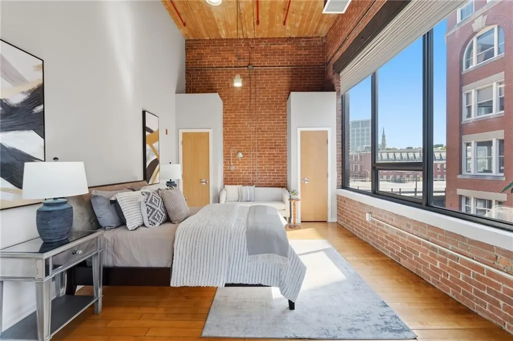 82 Orange Street Providence RI 02903