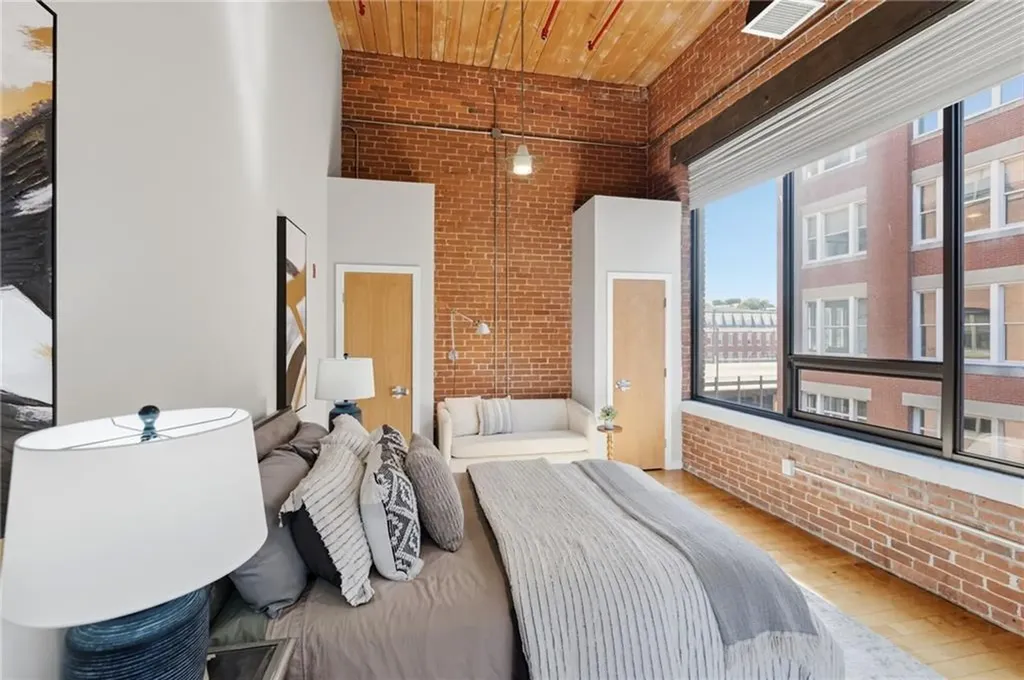 82 Orange Street Providence RI 02903