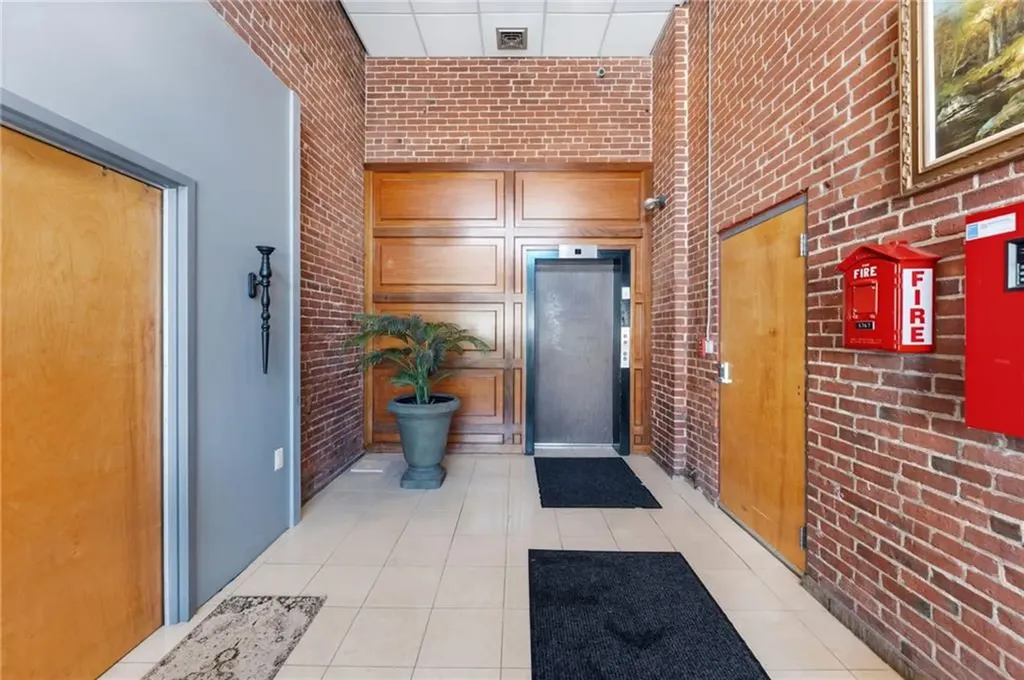 82 Orange Street Providence RI 02903