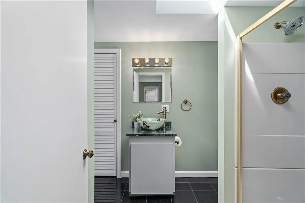 32 Ridge Road Bristol RI 02809