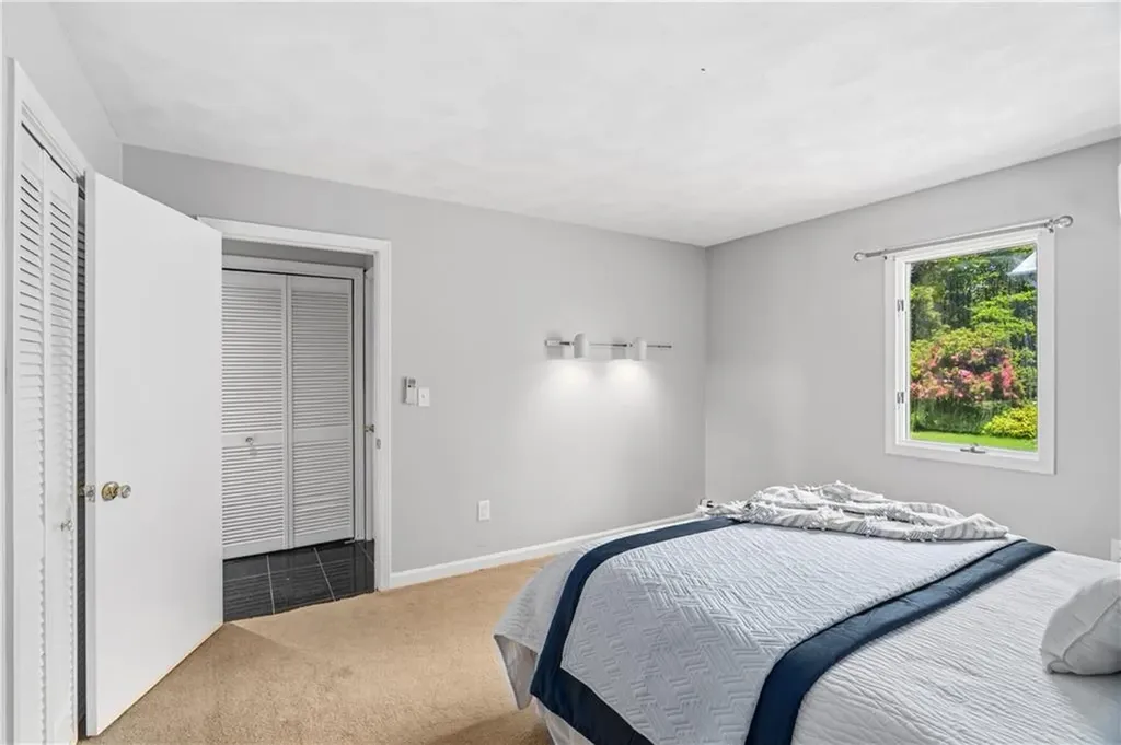 32 Ridge Road Bristol RI 02809