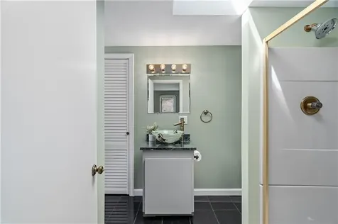 32 Ridge Road Bristol RI 02809