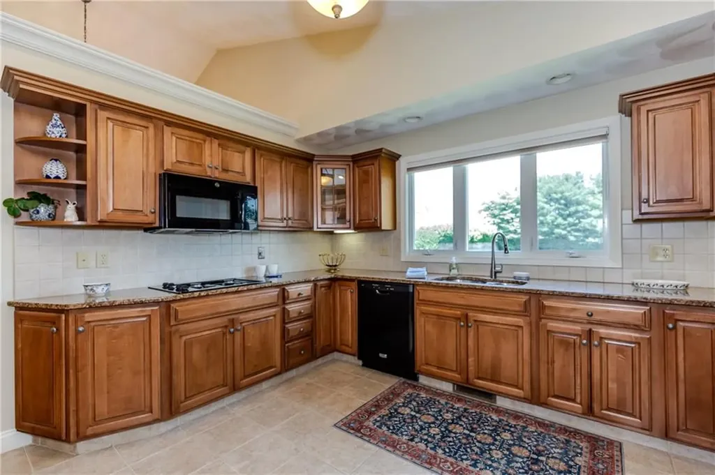3 Sweet Corn Drive Cranston RI 02921