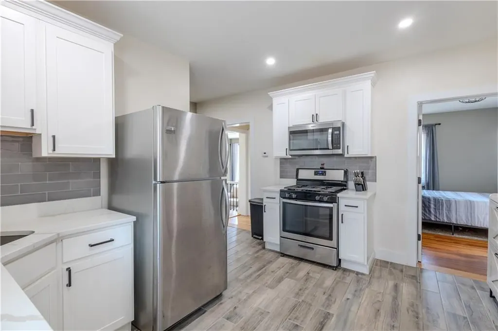 1640 Cranston Street Cranston RI 02930