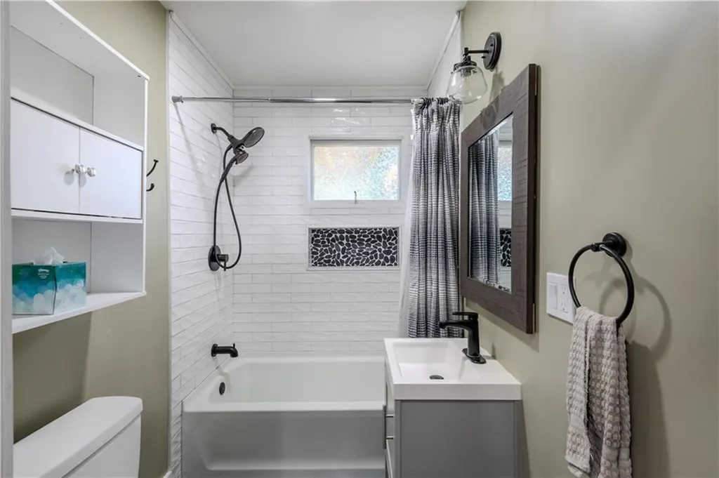 1640 Cranston Street Cranston RI 02930