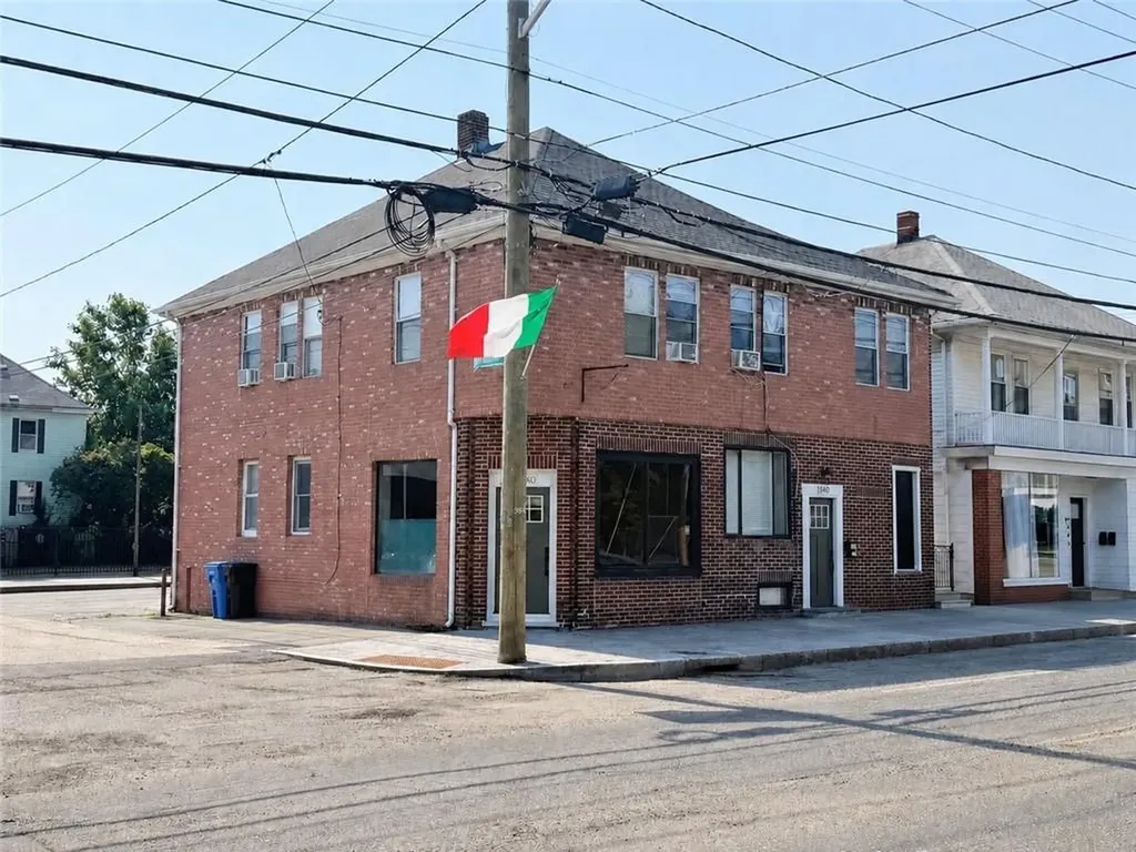 1640 Cranston Street Cranston RI 02930