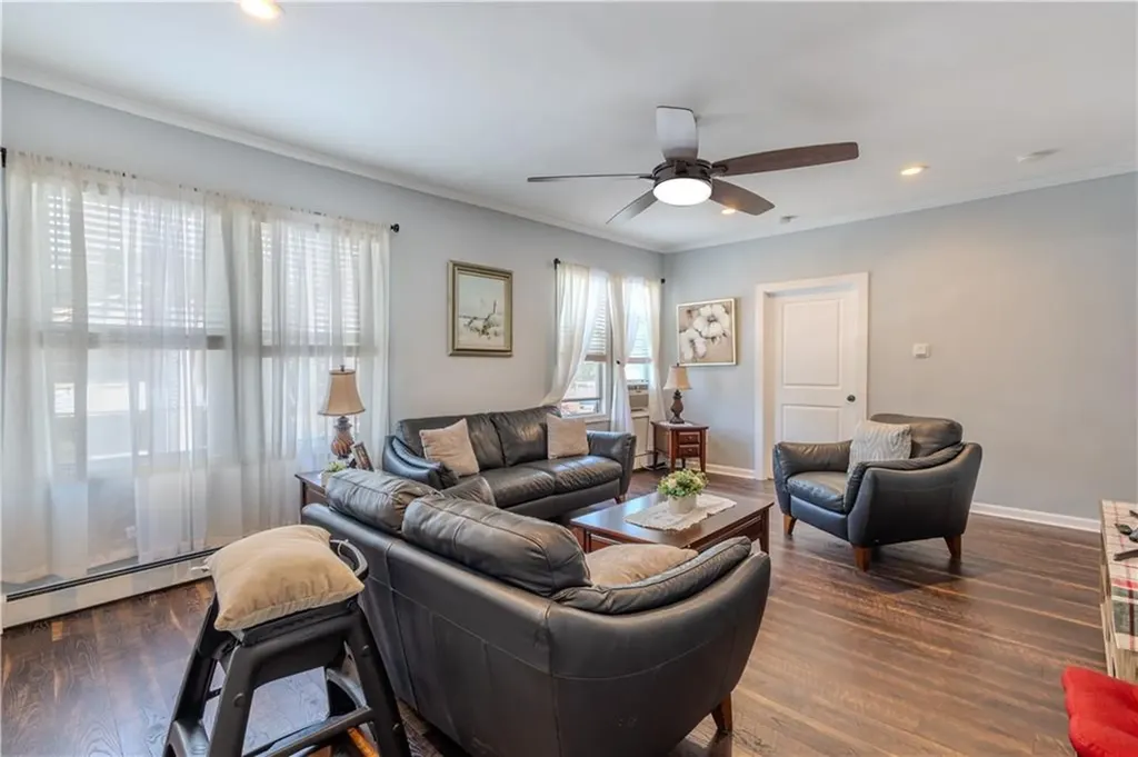 1640 Cranston Street Cranston RI 02930