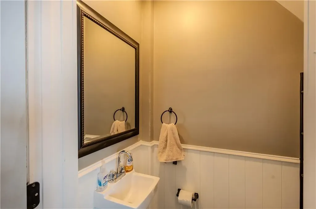 1640 Cranston Street Cranston RI 02930
