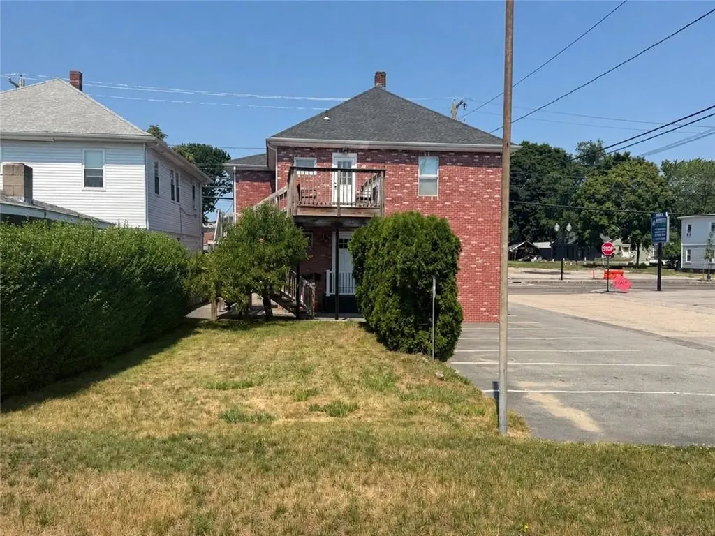 1640 Cranston Street Cranston RI 02930