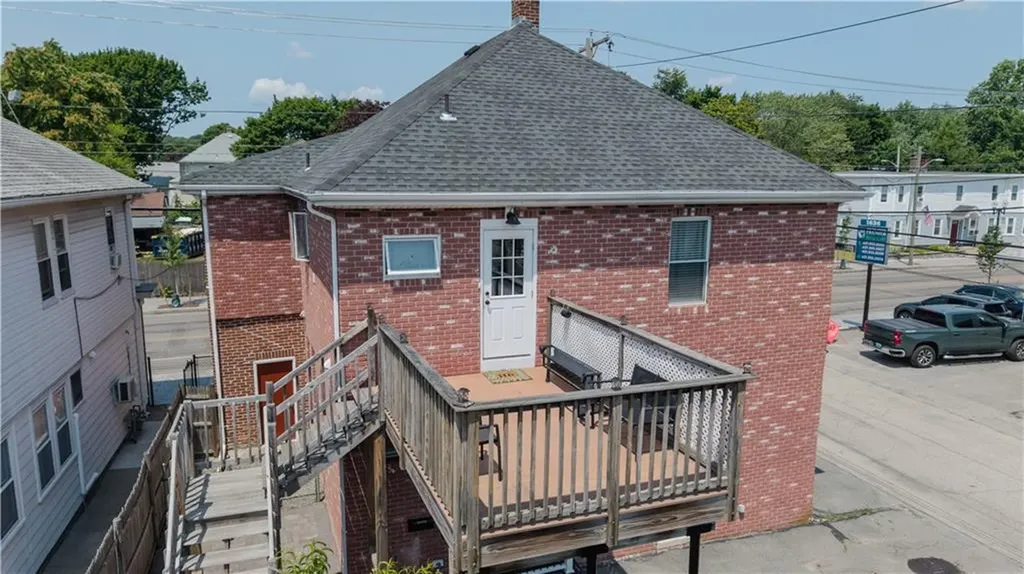 1640 Cranston Street Cranston RI 02930
