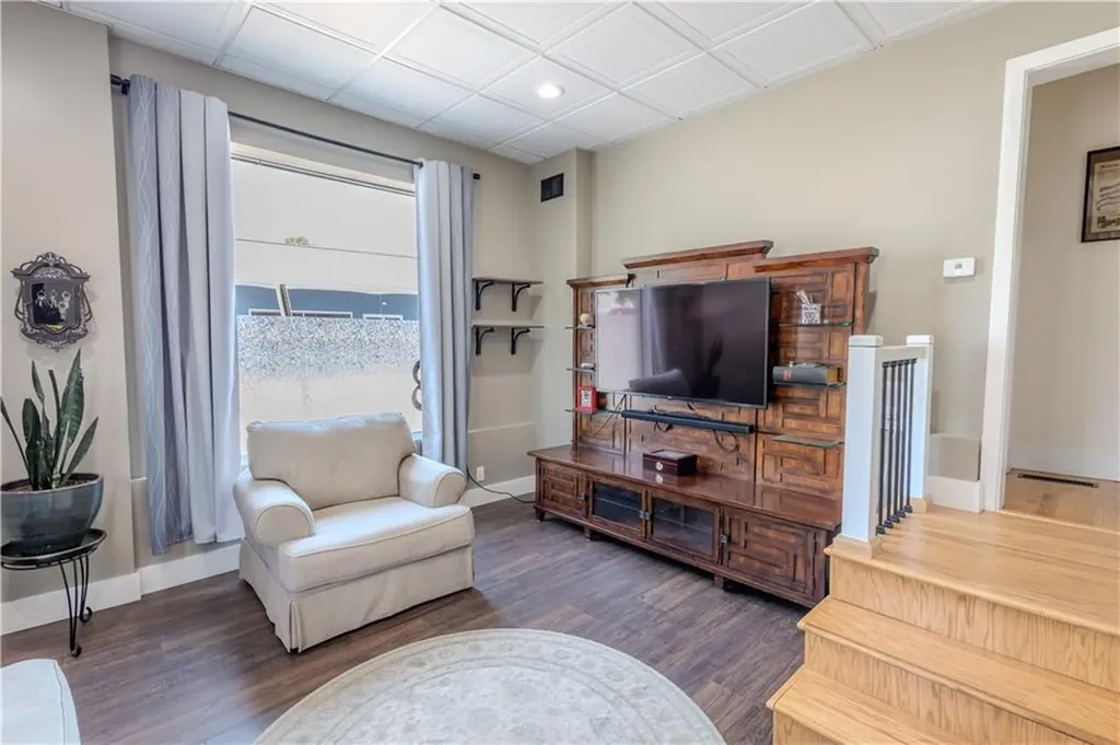 1640 Cranston Street Cranston RI 02930