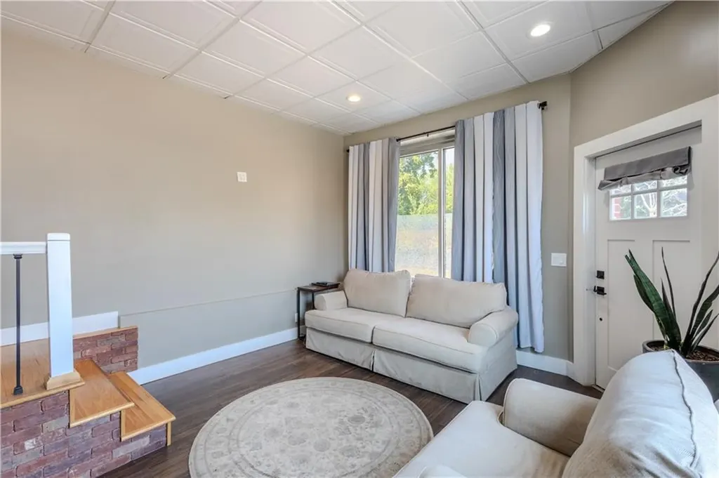 1640 Cranston Street Cranston RI 02930